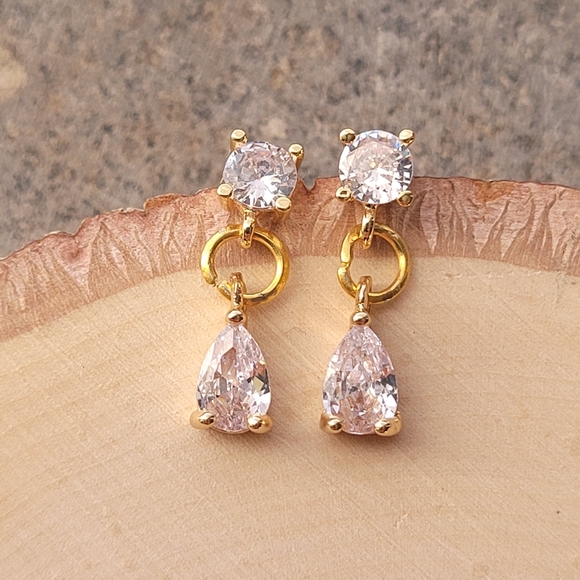 18k Gold Zicronia Dangle Earrings - Picture 2 of 3